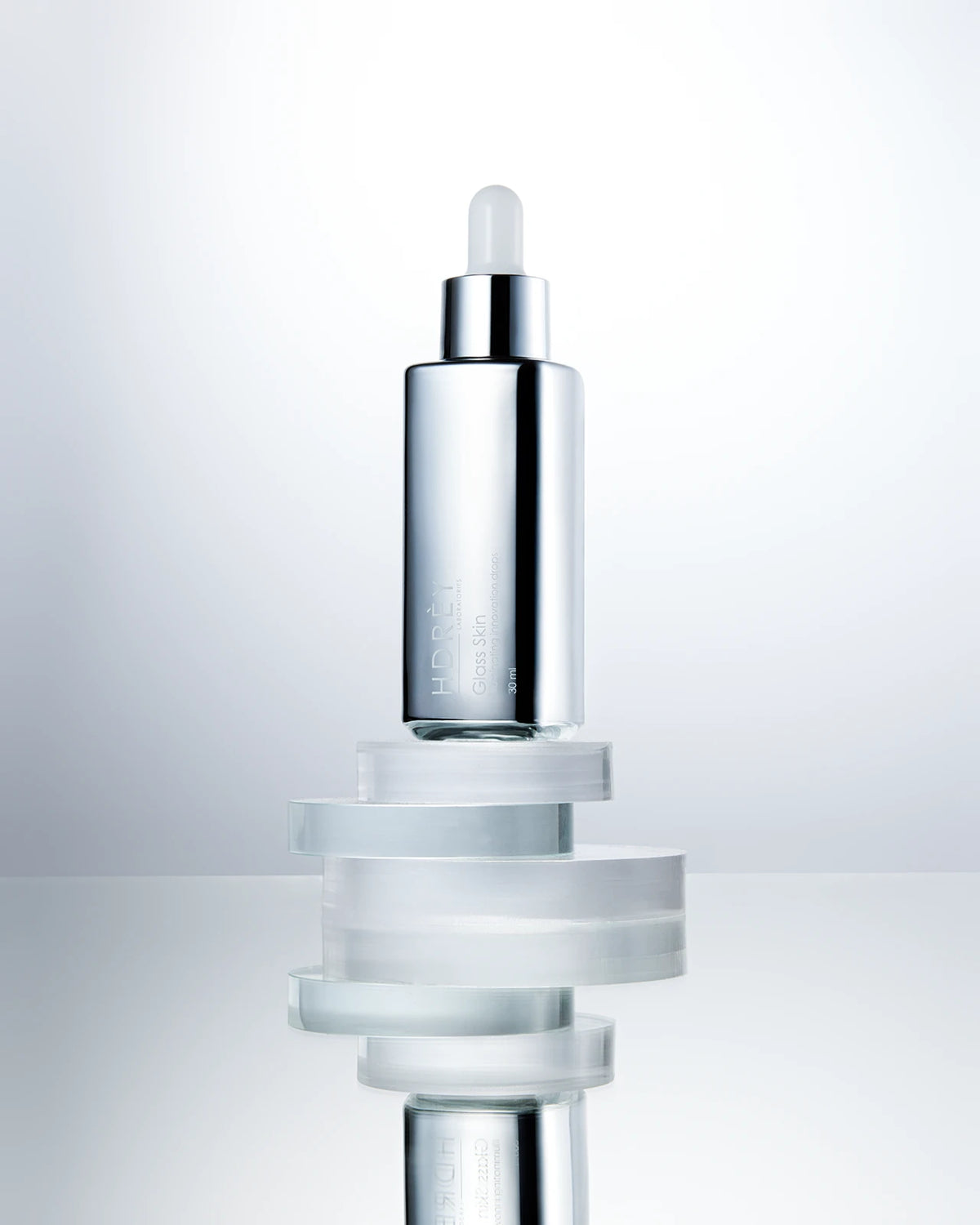 Rozświetlające serum Glass Skin 30 ml