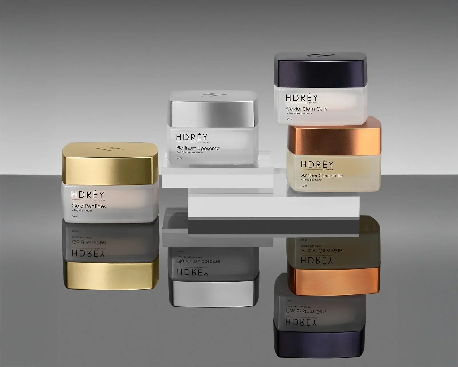 Jak się pozbyć zmarszczek – 4 skuteczne sposoby z użyciem kremu pod oczy