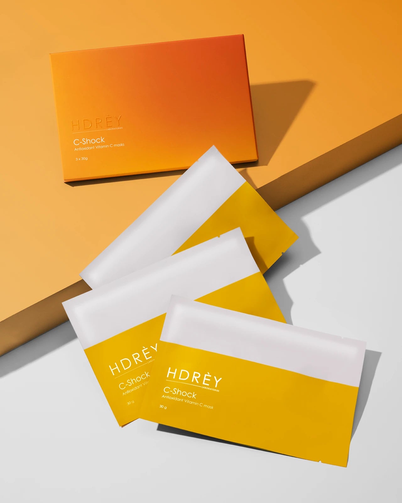 Antyoksydacyjne maski w płacie z witaminą C i komórkami macierzystymi 3x30g