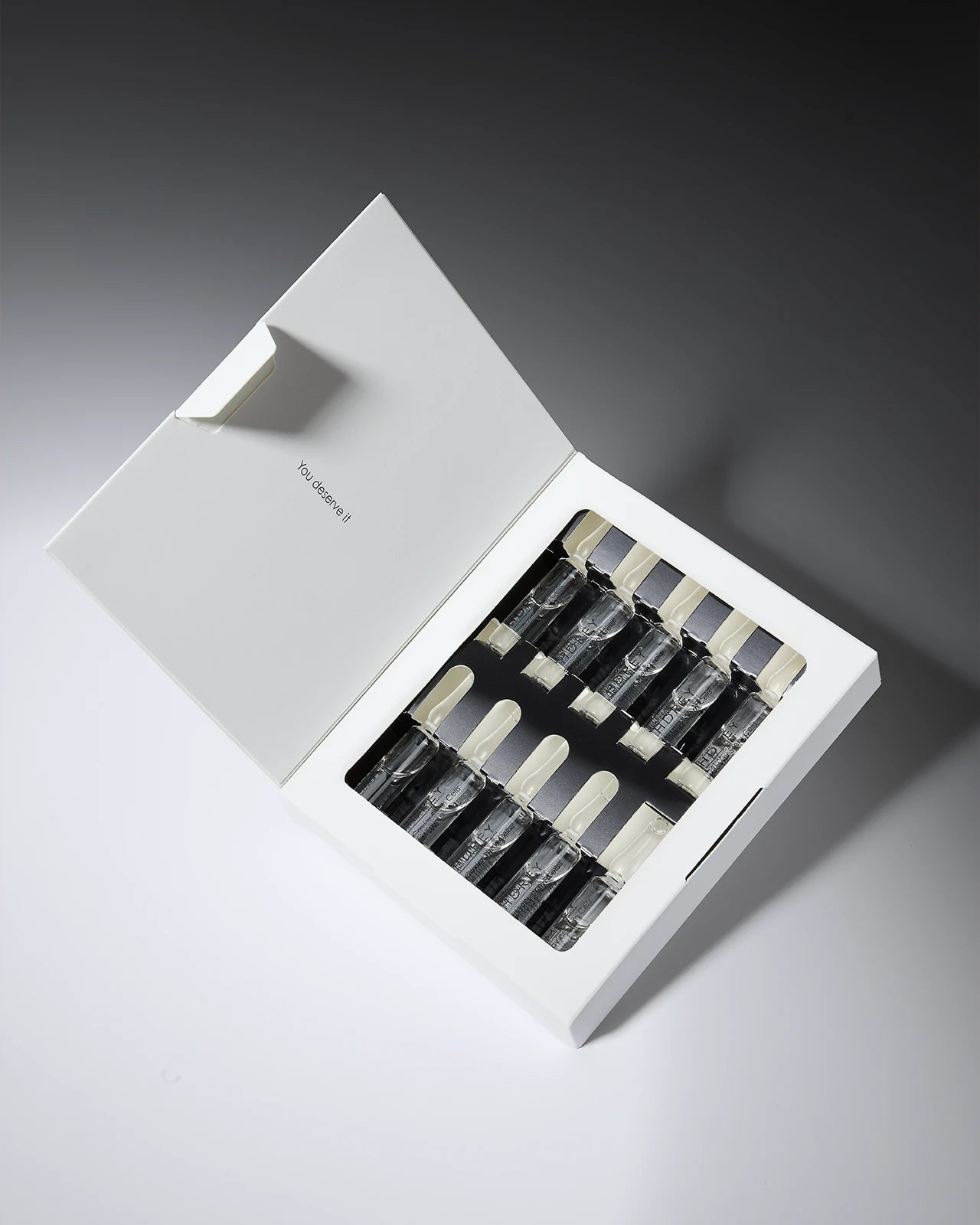 Ampułki przeciwzmarszczkowe z niacynamidem i peptydami 10x2ml