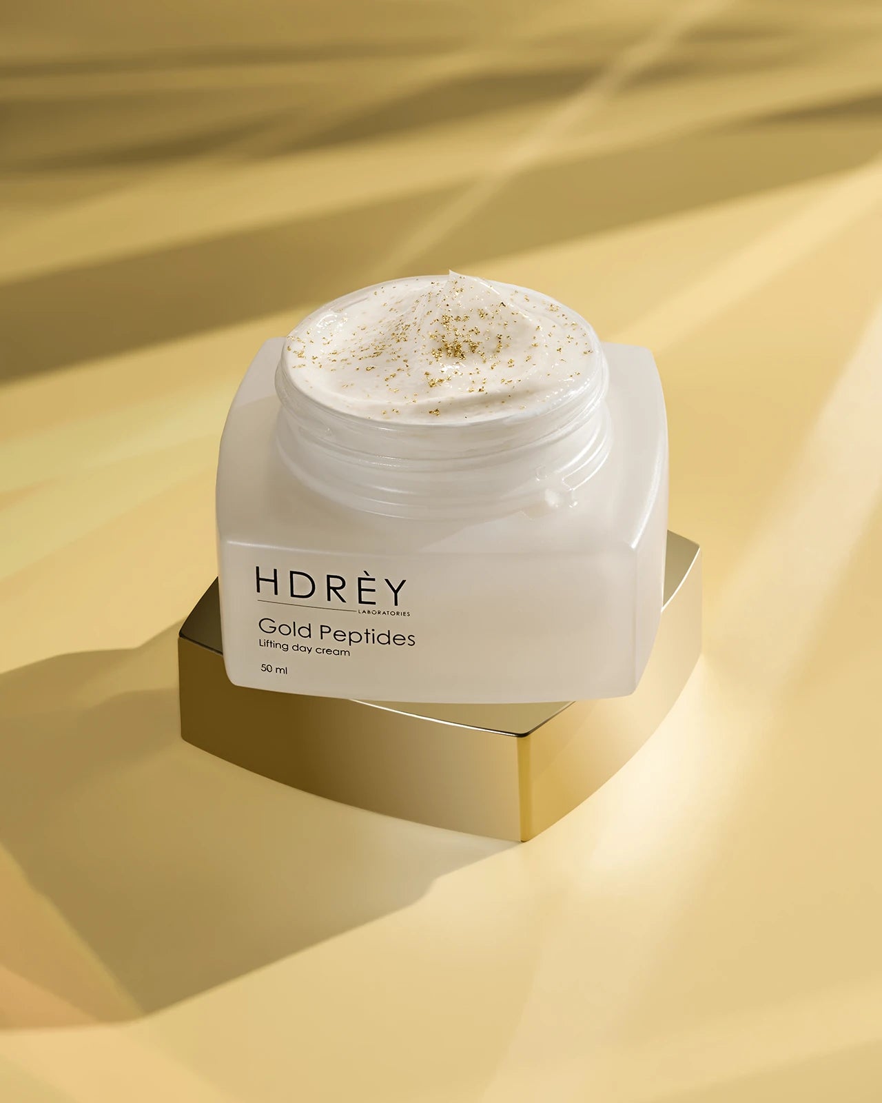 Liftingujący krem do twarzy na dzień z peptydami i złotem 50ml