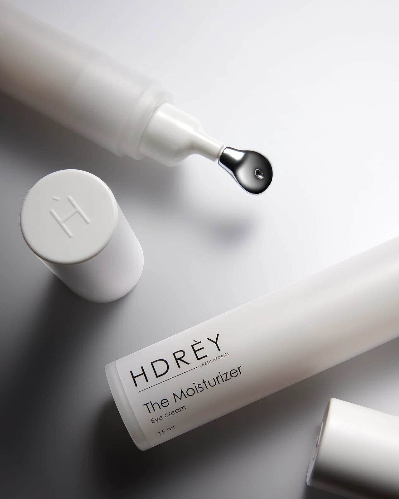 Nawilżający krem pod oczy z peptydami, algami i beta-glukanem 15 ml