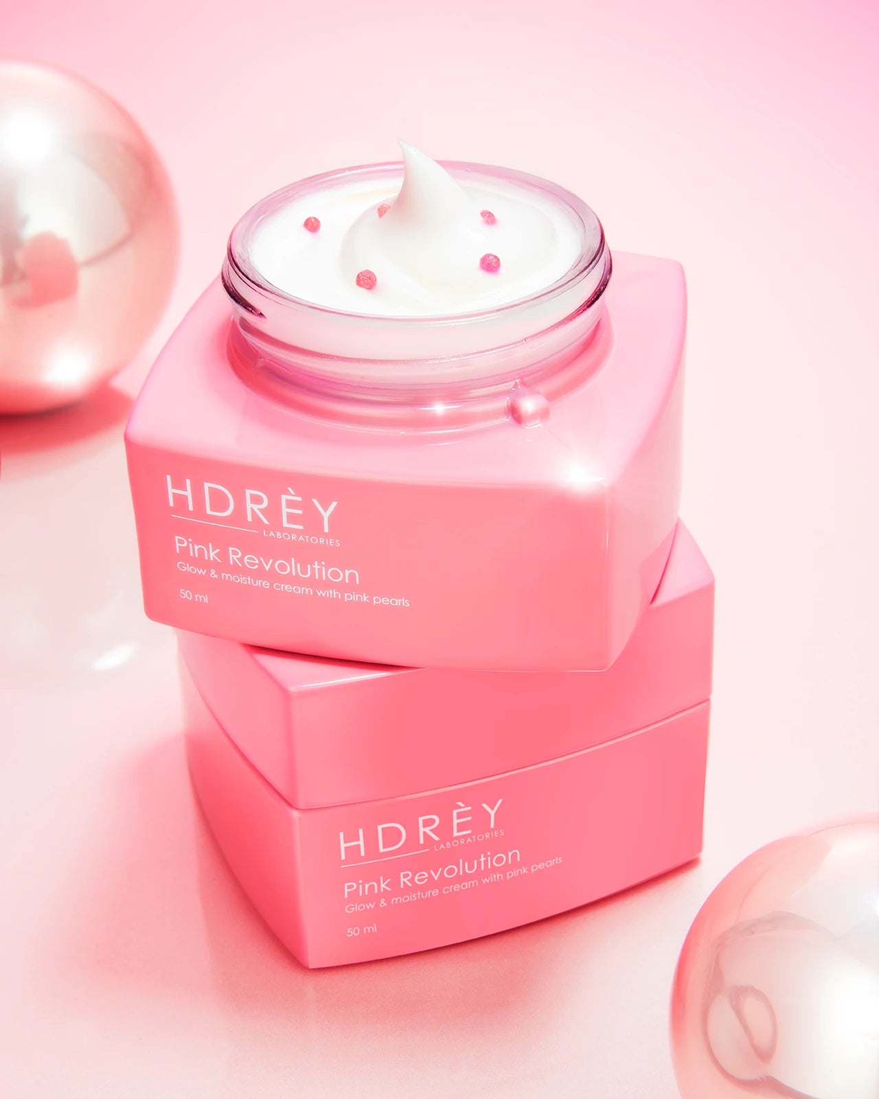 Illuminating day cream with niacinamide and vitamin E pearls 50 ml