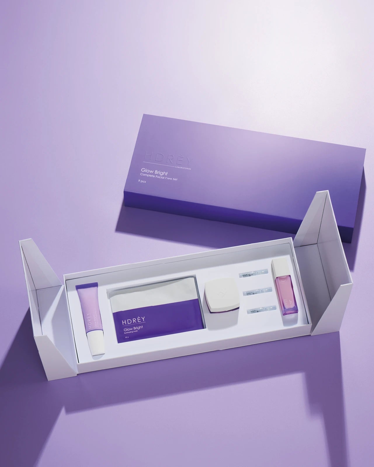 Glow Bright zestaw rozświetlająco - nawilżający 20+