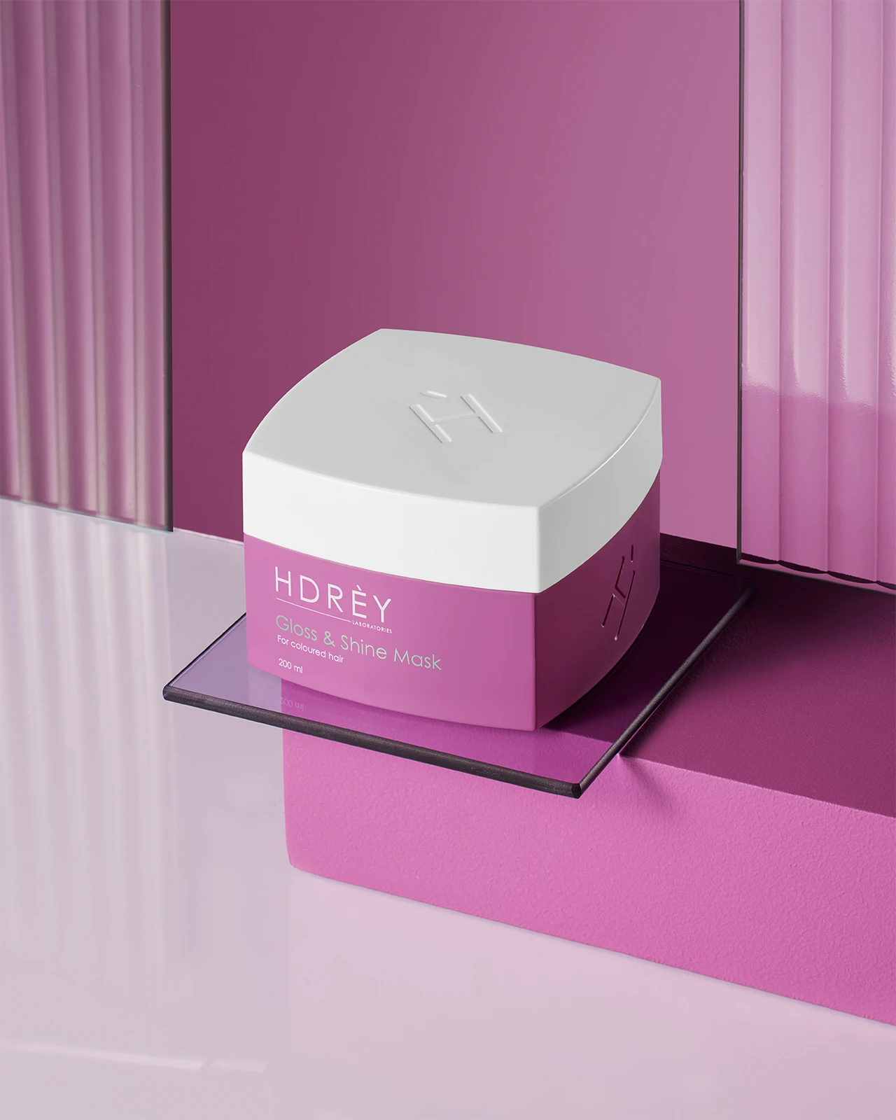 Nadająca połysk maska do włosów farbowanych 200 ml