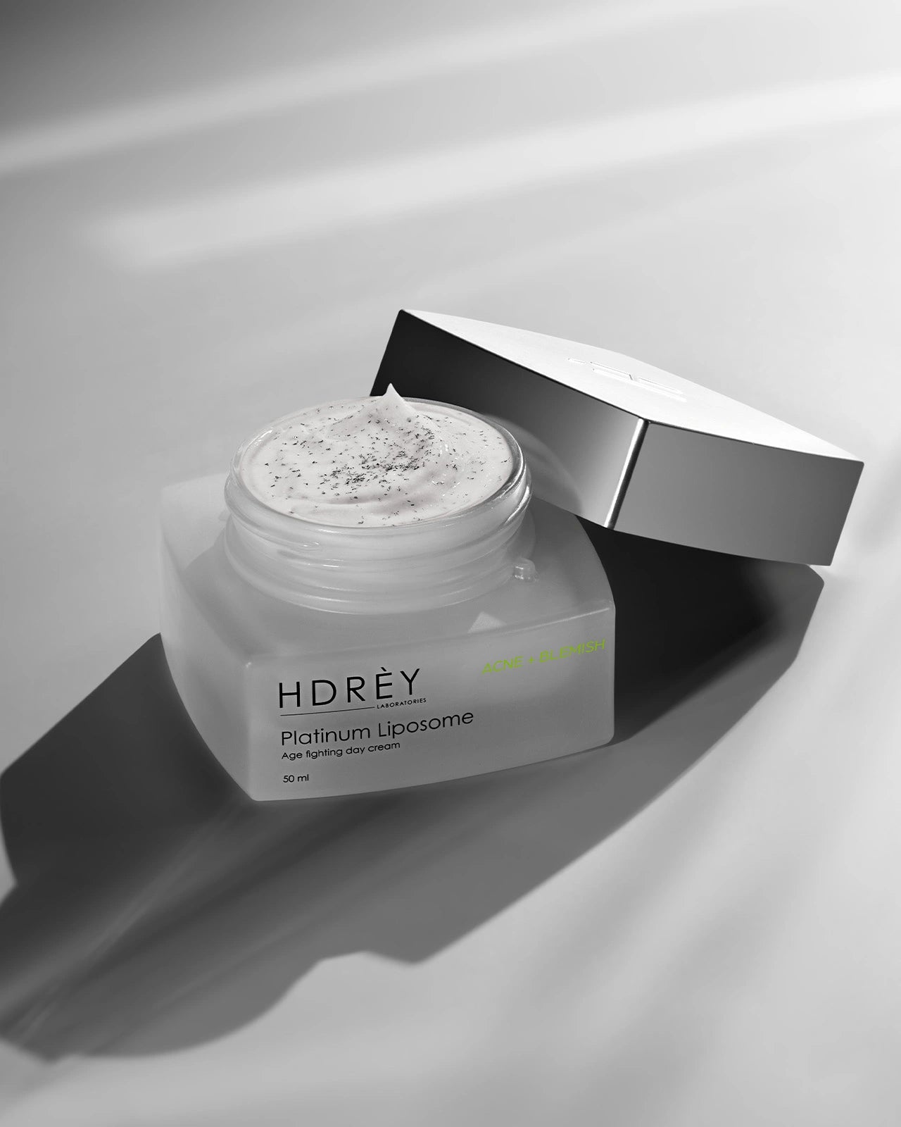 Przeciwstarzeniowy krem na dzień do skóry trądzikowej i z niedoskonałościami 50 ml