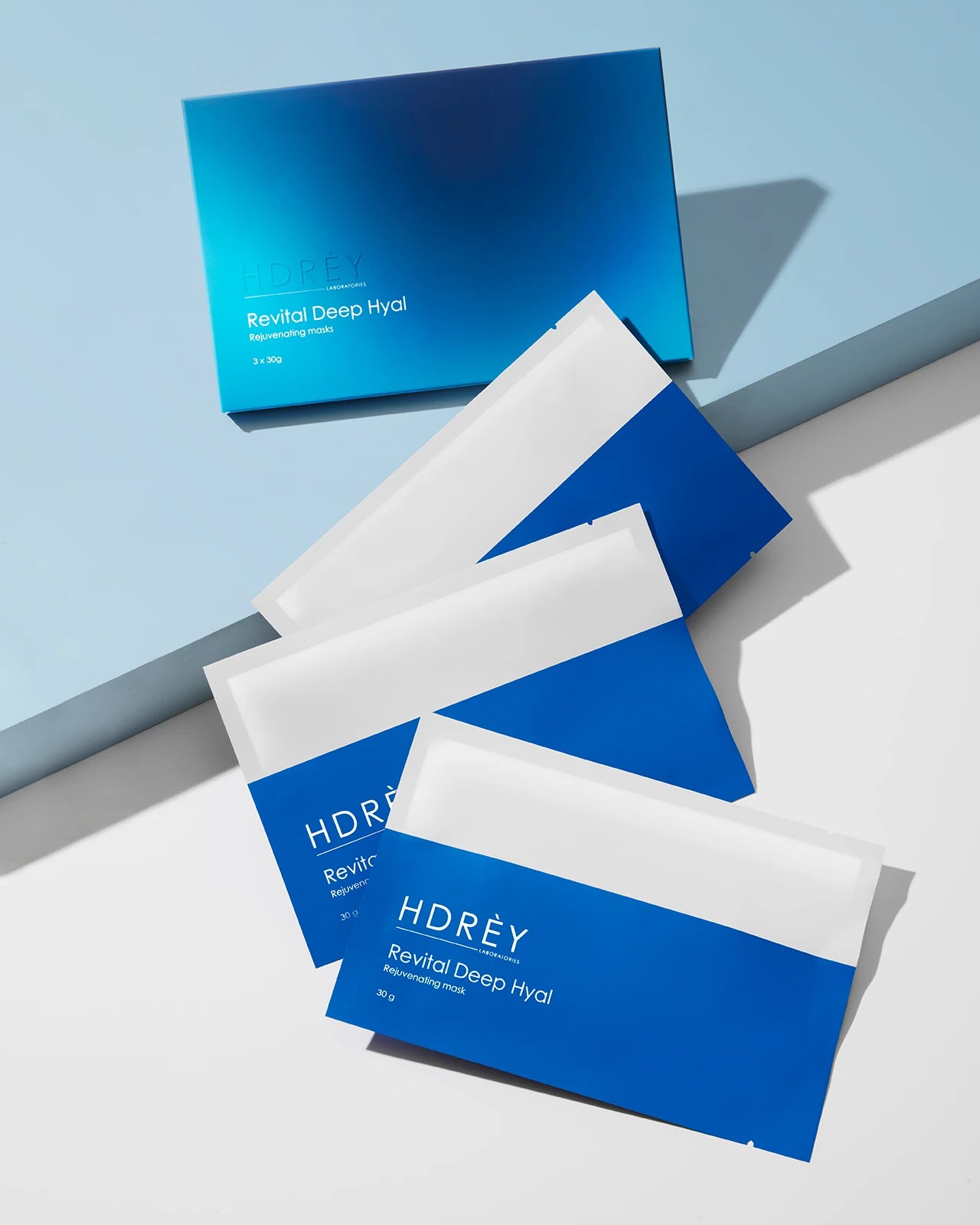 Regenerujące maski w płacie z kwasem hialuronowym i komórkami macierzystymi 3x30g