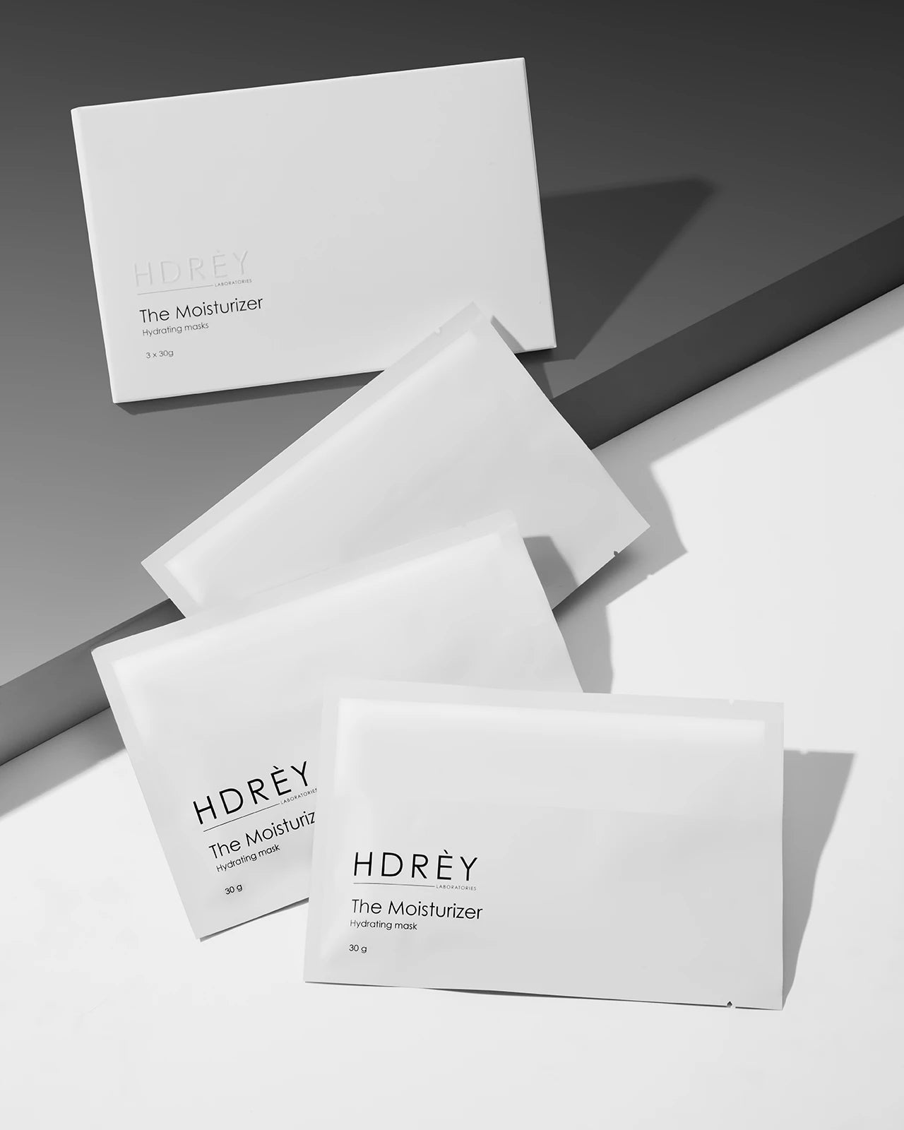 Nawilżająco-regenerujące maski w płacie z kwasem hialuronowym i peptydami 3x30g