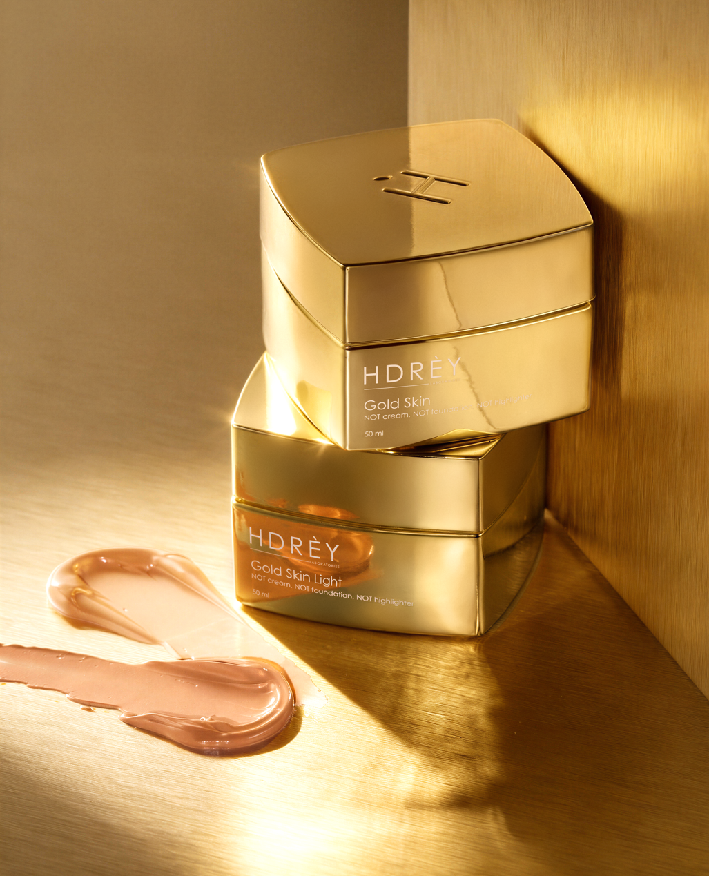 NOT cream, NOT foundation,           NOT highlighter
Gold Skin 50 ml