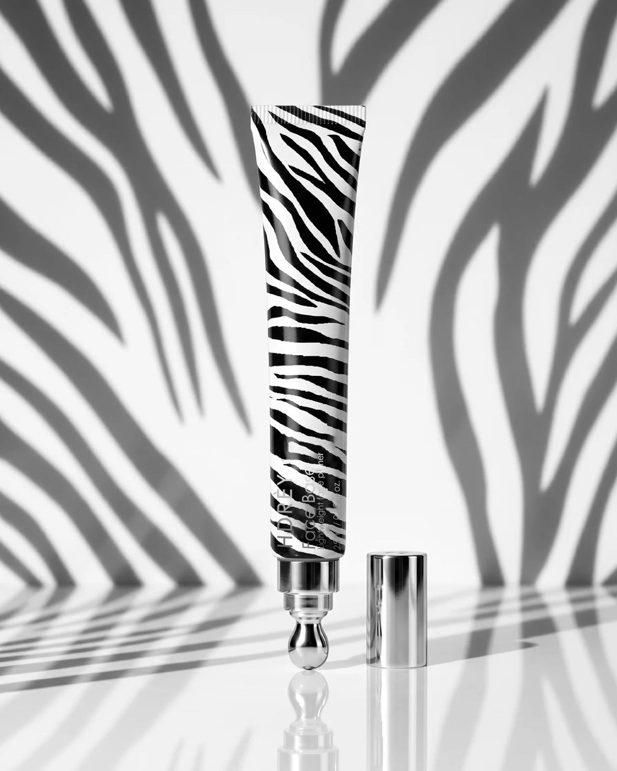Silnie nawilżająca baza pod makijaż Lightweight face primer 25 ml